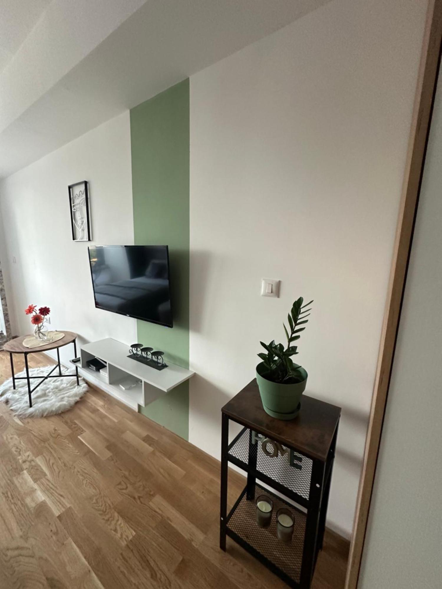 Apartments Jana Скопие Екстериор снимка
